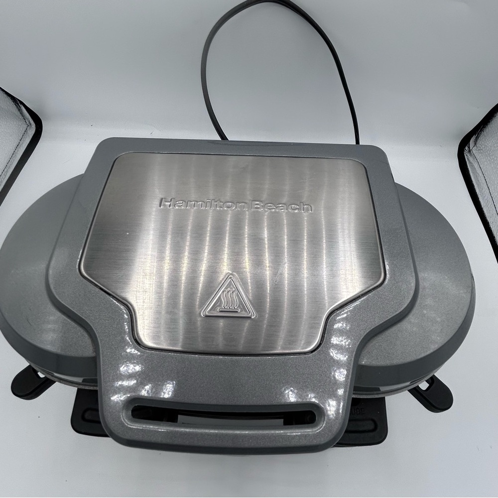 Electric Double Sandwich Maker - Silver and Black - Picture 6 of 7